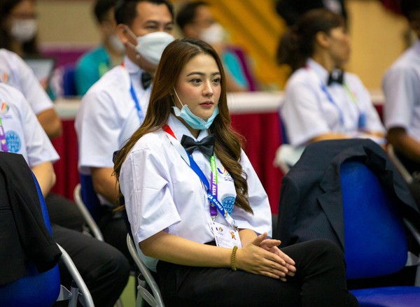 Vẻ đẹp “nghiêng nước nghiêng thành” của cô gái thuộc đoàn thể thao Thái Lan