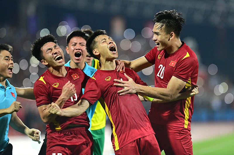 Ban tổ chức dọa bắn hạ máy bay ở trận thắng của U23 Việt Nam