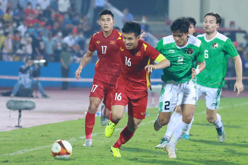 HLV Gong Oh Kyun khen cầu thủ Việt Nam chăm chỉ, cầu tiến hơn Indonesia