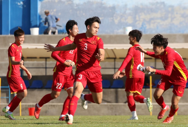U23 Việt Nam bất ngờ thay đổi số áo, “tung hỏa mù” U23 Malaysia