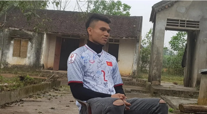 Cầu thủ “nghèo” nhất ĐT Việt Nam chuẩn bị xây biệt phủ