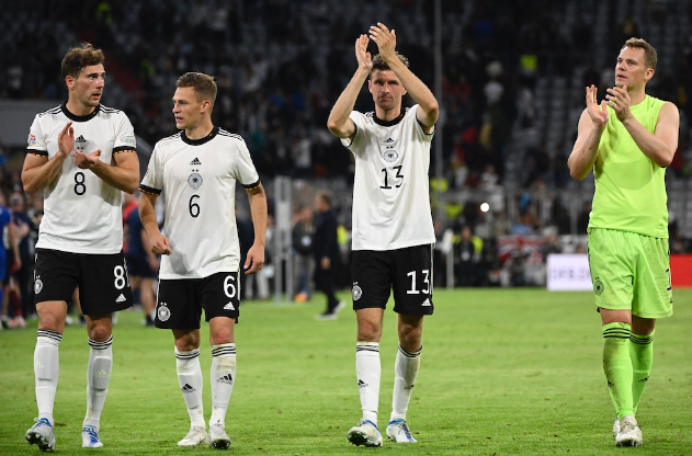 Tại sao ĐT Đức lại mang áo thi đấu của tuyển nữ trong trận gặp Anh?