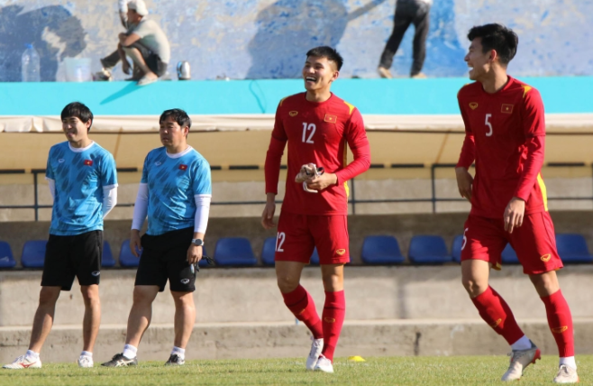 U23 Việt Nam bất ngờ thay đổi số áo, “tung hỏa mù” U23 Malaysia