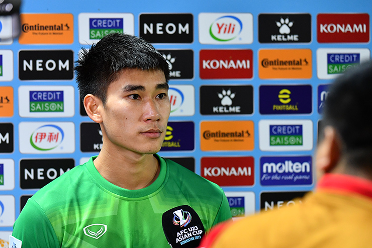 Làm thủ môn bất đắc dĩ của U23 Việt Nam, Nhâm Mạnh Dũng vô tình đi vào lịch sử 1