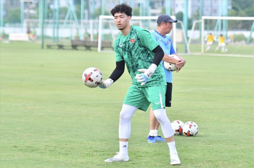 U19 Việt Nam ra mắt thủ môn Việt kiều cao gần 2m, nói cực sõi Tiếng Việt 2