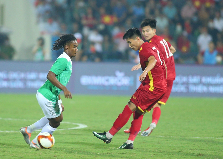 HLV Shin Tae Yong triệu tập Ronaldo đấu U19 Việt Nam 