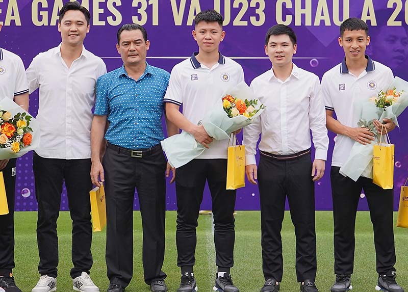 Vũ Tiến Long gãy xương sườn sau khi trở về từ VCK U23 châu Á 2022