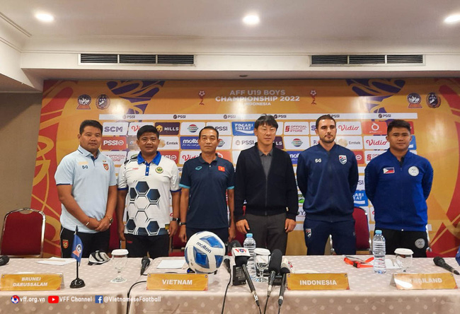 HLV Đinh Thế Nam cảnh giác Ronaldo của U19 Indonesia