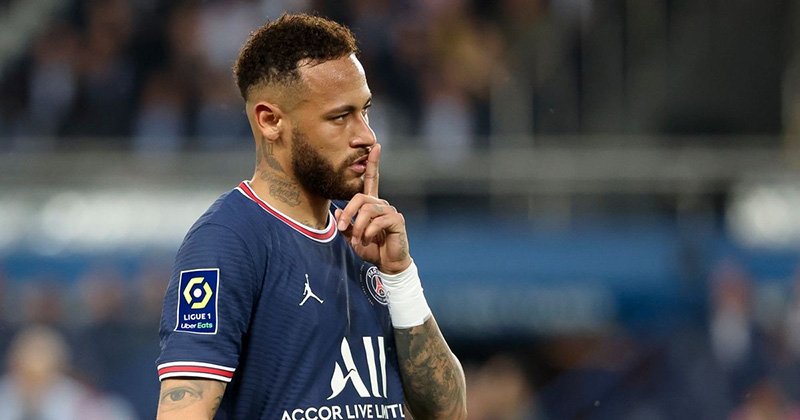 Neymar tung chiêu "độc" khiến PSG muốn bán cũng không xong