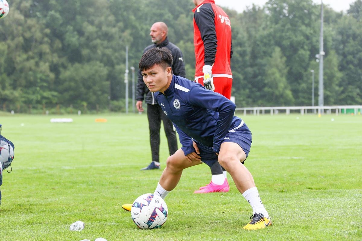 HLV Pau FC: "Quang Hải sẽ là nhân tố không thể thiếu của đội bóng" 