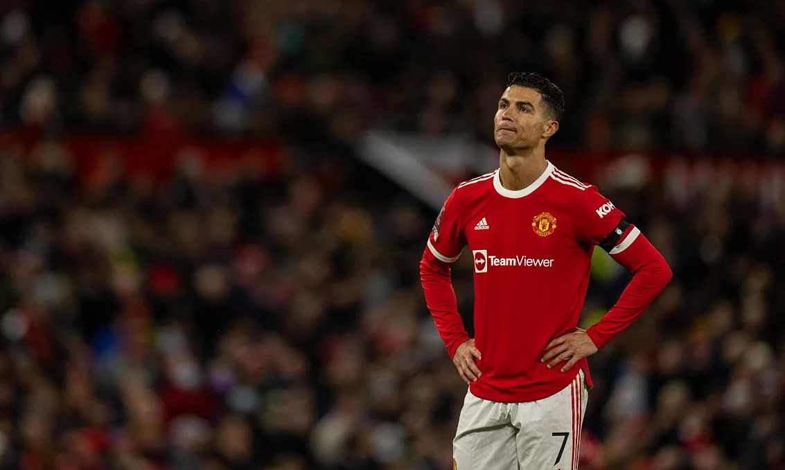 Rio Ferdinand: “Ronaldo còn chẳng biết nhạc nền Europa League”