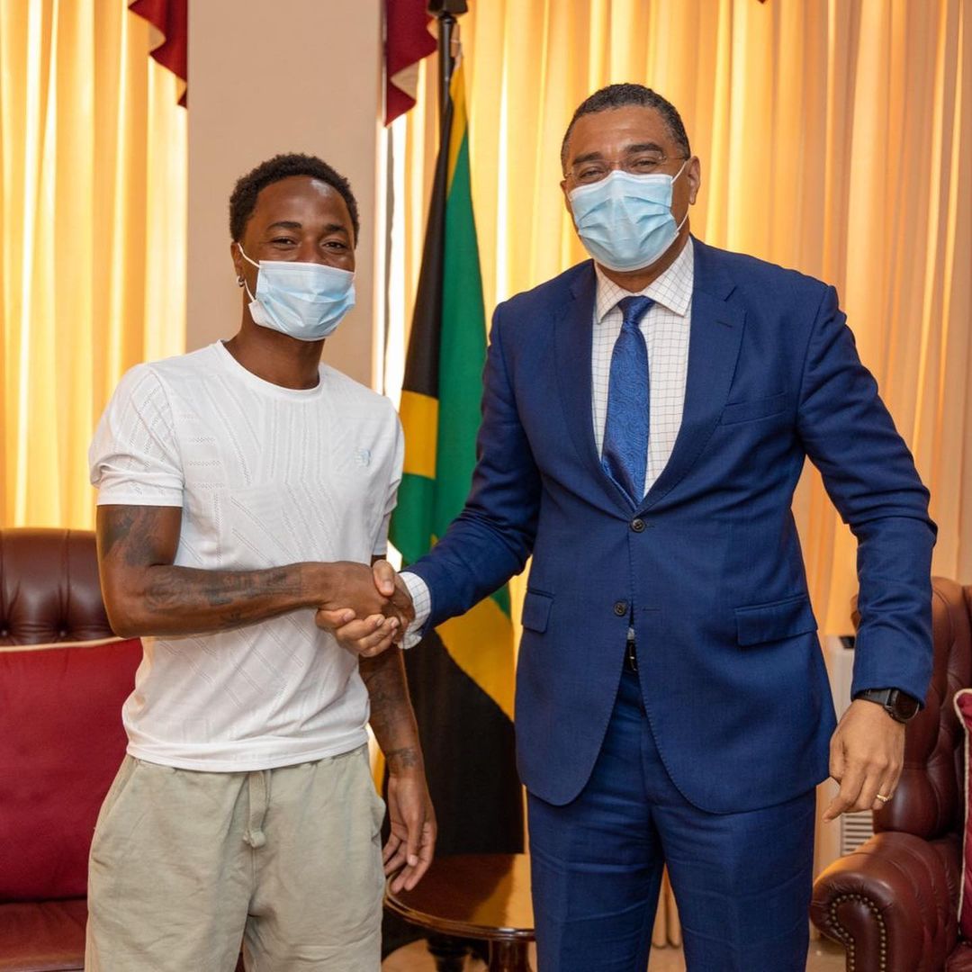 Sterling “quậy” tưng bừng ở Jamaica, vinh dự gặp mặt Thủ tướng  2