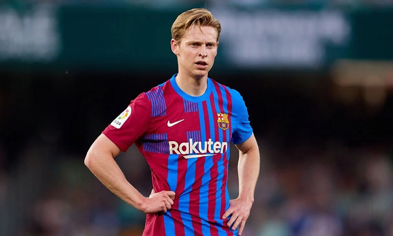 "Giở trò" với De Jong, Barca mất uy tín trầm trọng