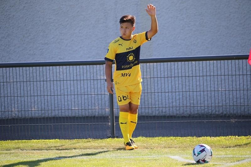 Quang Hải chắc suất đá chính cho Pau FC trong trận đấu đầu tiên tại Ligue 2 3