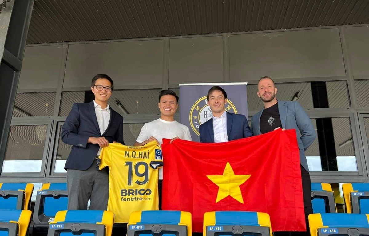 Quang Hải có thể cùng Pau FC về Việt Nam thi đấu năm 2023