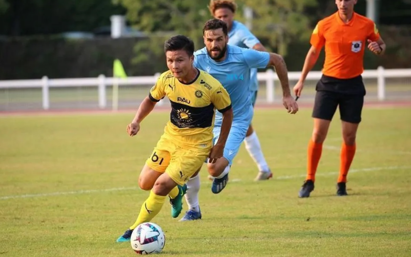 HLV Pau FC hé lộ về vị trí thi đấu của Quang Hải 