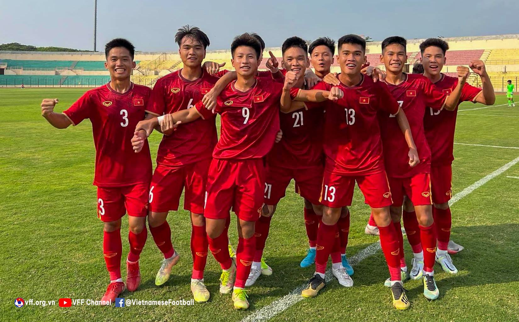 HLV Singapore bày tỏ sự khâm phục trước lối chơi của U16 Việt Nam