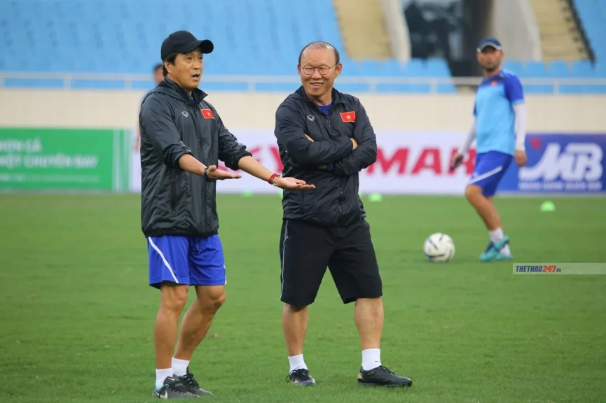 Thầy Park và HLV Gong Oh Kyun cùng lên kế hoạch bất ngờ với U19 Việt Nam