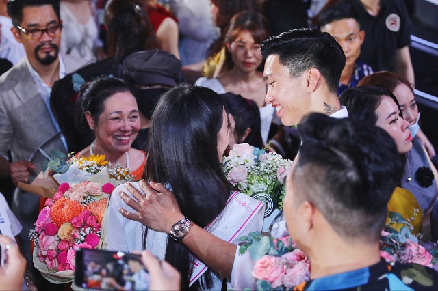  Vợ sắp cưới Đoàn Văn Hậu đăng ảnh mang thai giữa tin đồn 'cưới chạy bầu' với hậu vệ số 1 ĐT Việt Nam 1