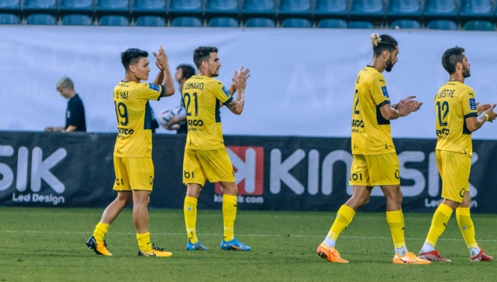 Quang Hải chỉ "tròn vai", Pau FC có thống kê tệ hại 3