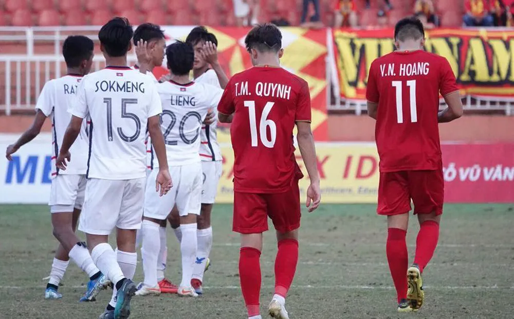 Ngày này năm xưa: nhìn lại trận thua sốc của bóng đá Việt Nam trước Campuchia 1