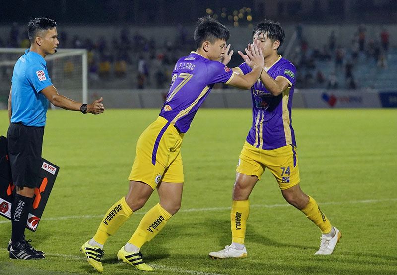 Nghịch lý sao U23 Việt Nam: Chỉ chơi 9 phút V-League và phải xuống đá giải hạng Nhất