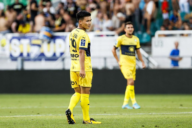 Đá 30 phút, Quang Hải đã sở hữu thông số chỉ kém hai cầu thủ Pau FC