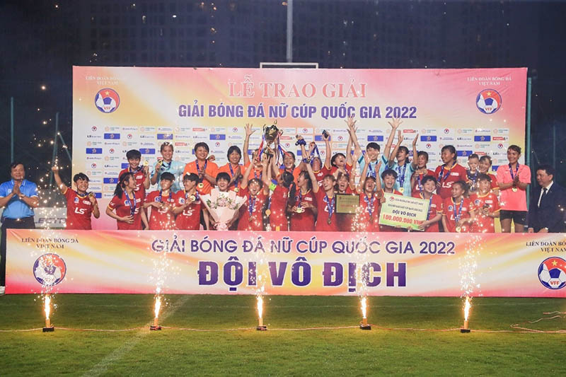Cập bến "đại gia châu Âu" trước World Cup, tiền đạo số 1 ĐT Việt Nam bất ngờ nhắc đến Quang Hải