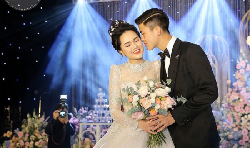 Những cặp đôi hạnh phúc nhất trong làng bóng đá Việt Nam