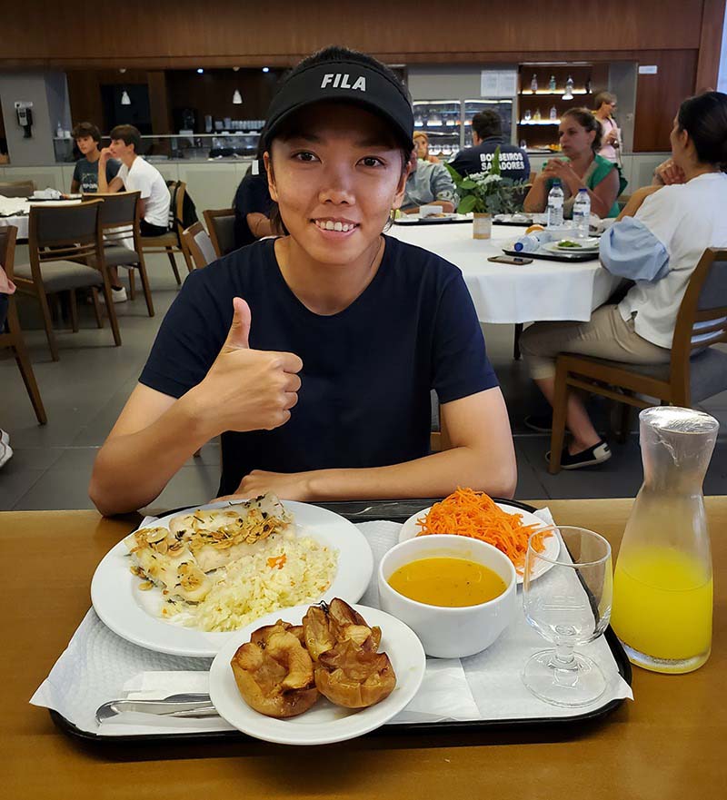 Bữa ăn của Huỳnh Như ở Lank FC có gì đặc biệt?