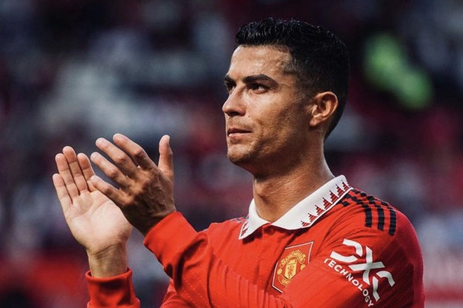 MU gán Ronaldo và thêm 100 triệu euro để đổi lấy tiền đạo của Napoli