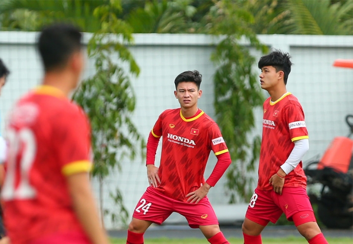 Sa sút phong độ trước thềm AFF Cup 2022, tiền vệ số 1 ĐT Việt Nam tiết lộ sự thật khiến NHM xót xa
