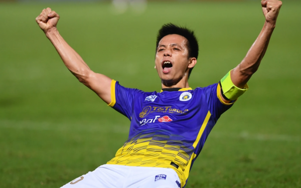Văn Quyết chạm mốc 100 bàn, Hà Nội FC thắng đậm Hải Phòng